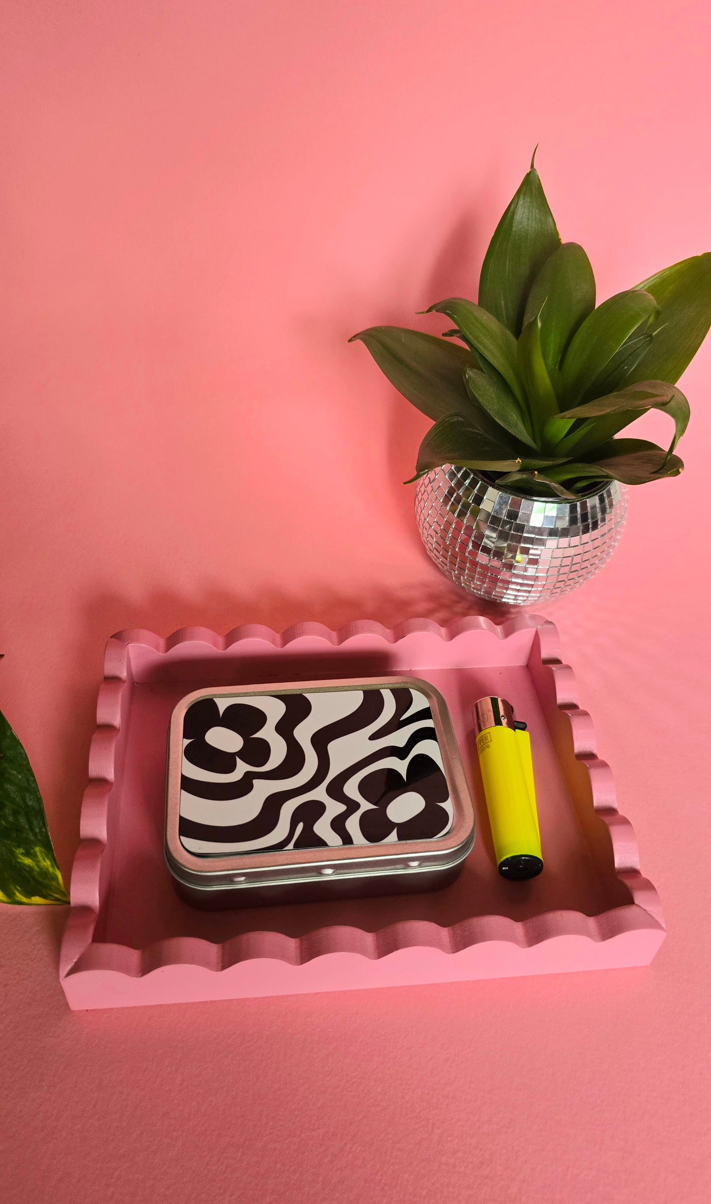 Monochrome Rolling Tin | Funky Cute Tobacco Tin