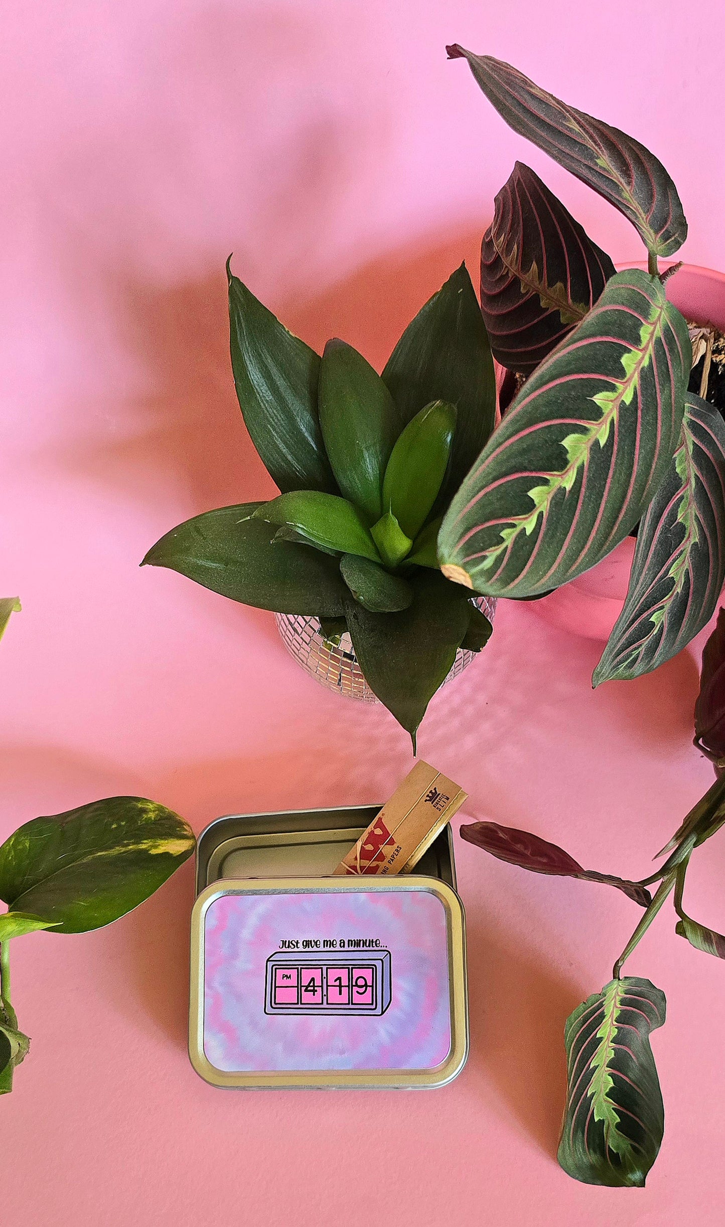 Give me a minute 420 Rolling Tin | Funky Cute Tobacco Tin