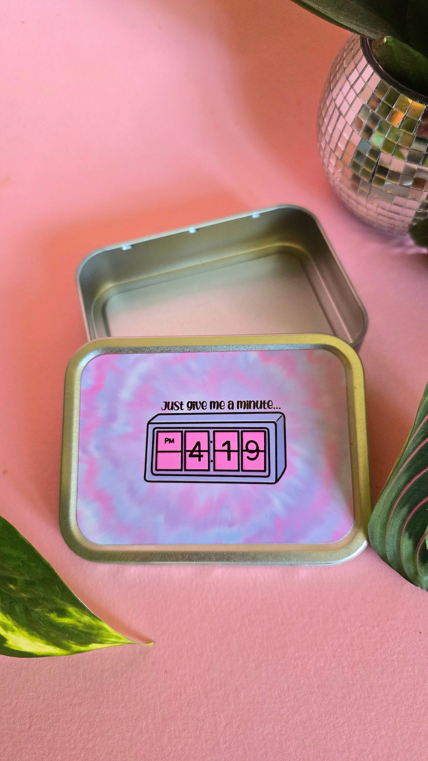 Give me a minute 420 Rolling Tin | Funky Cute Tobacco Tin