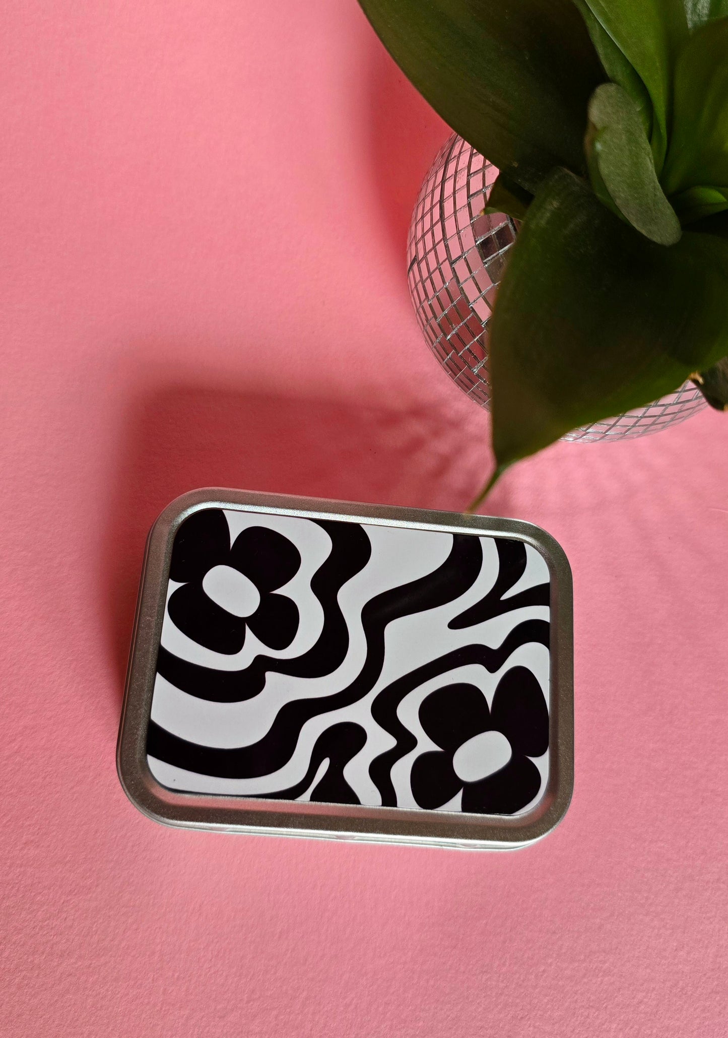 Monochrome Rolling Tin | Funky Cute Tobacco Tin