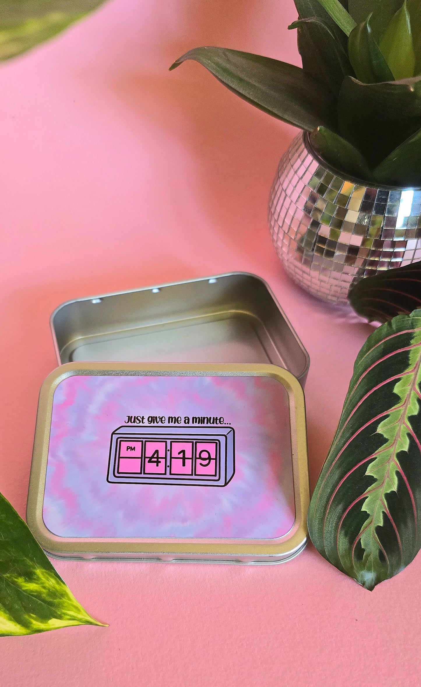 Give me a minute 420 Rolling Tin | Funky Cute Tobacco Tin