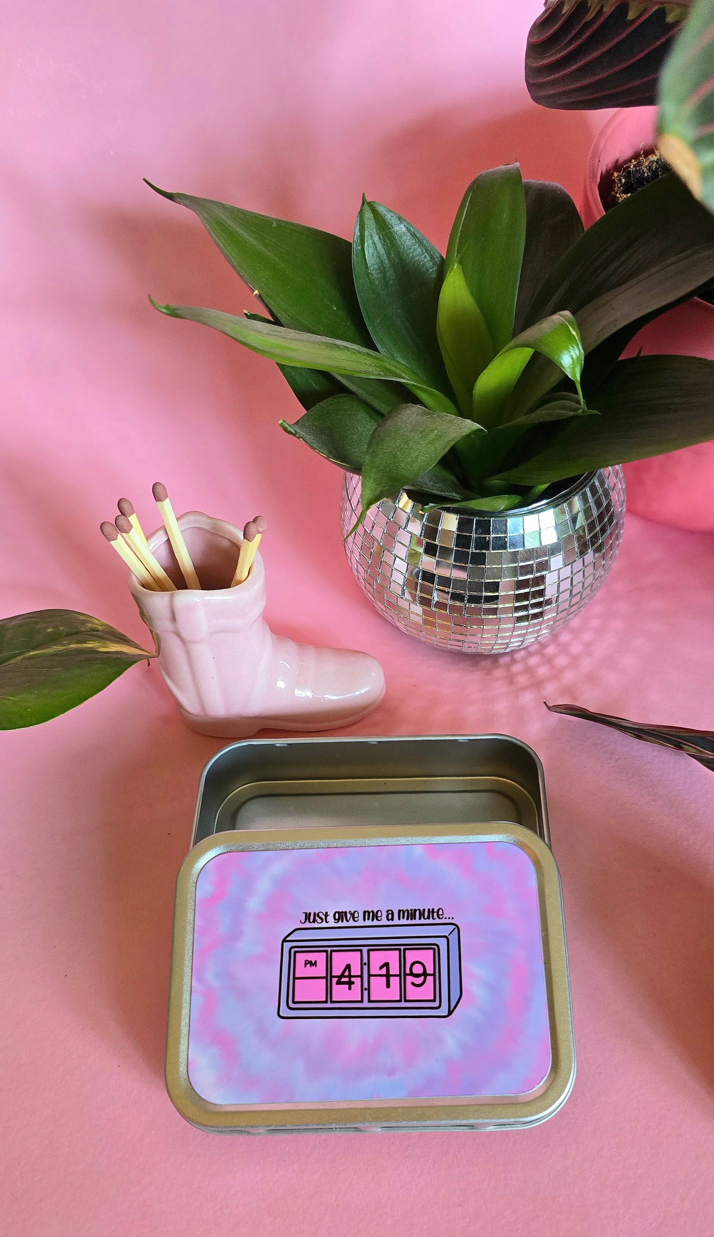 Give me a minute 420 Rolling Tin | Funky Cute Tobacco Tin