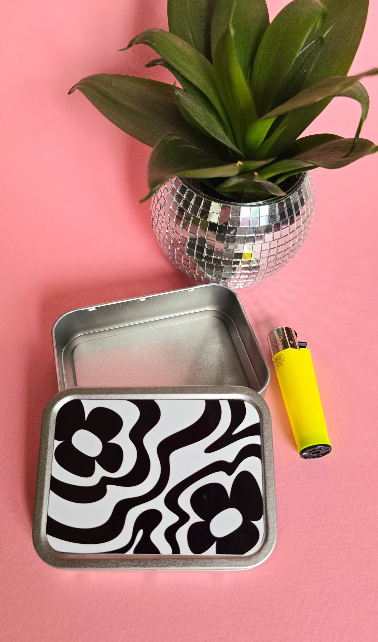Monochrome Rolling Tin | Funky Cute Tobacco Tin