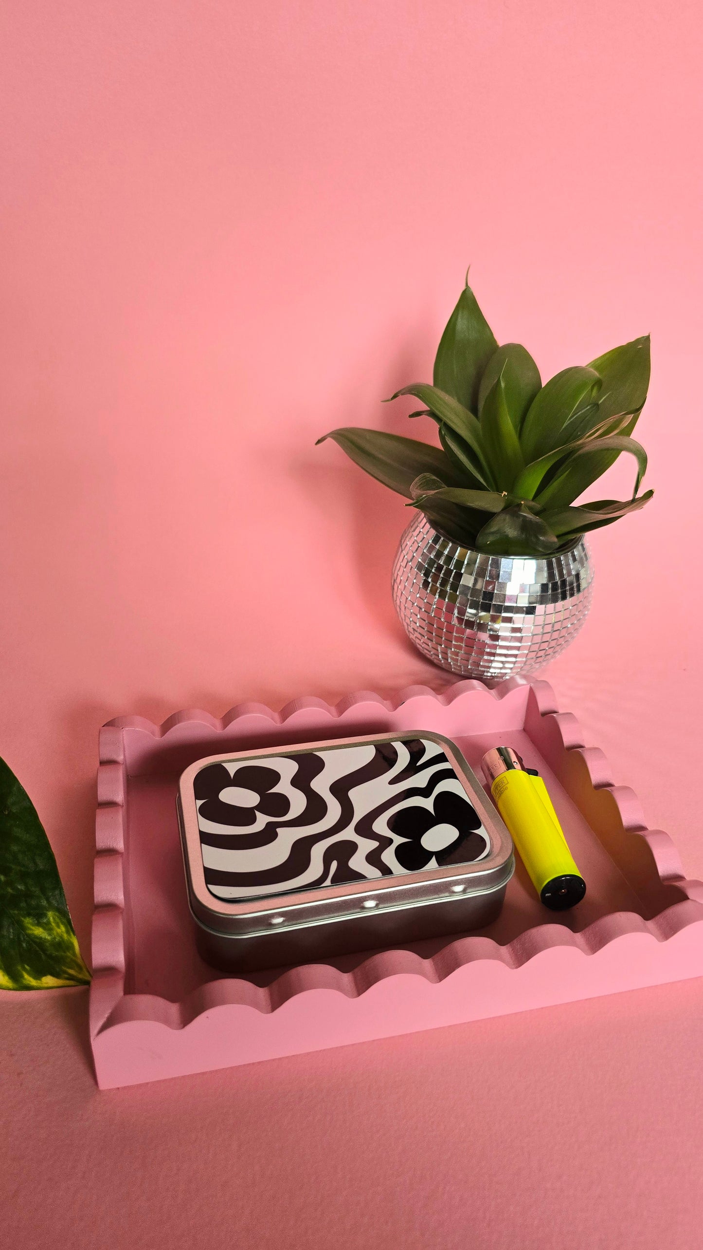 Monochrome Rolling Tin | Funky Cute Tobacco Tin