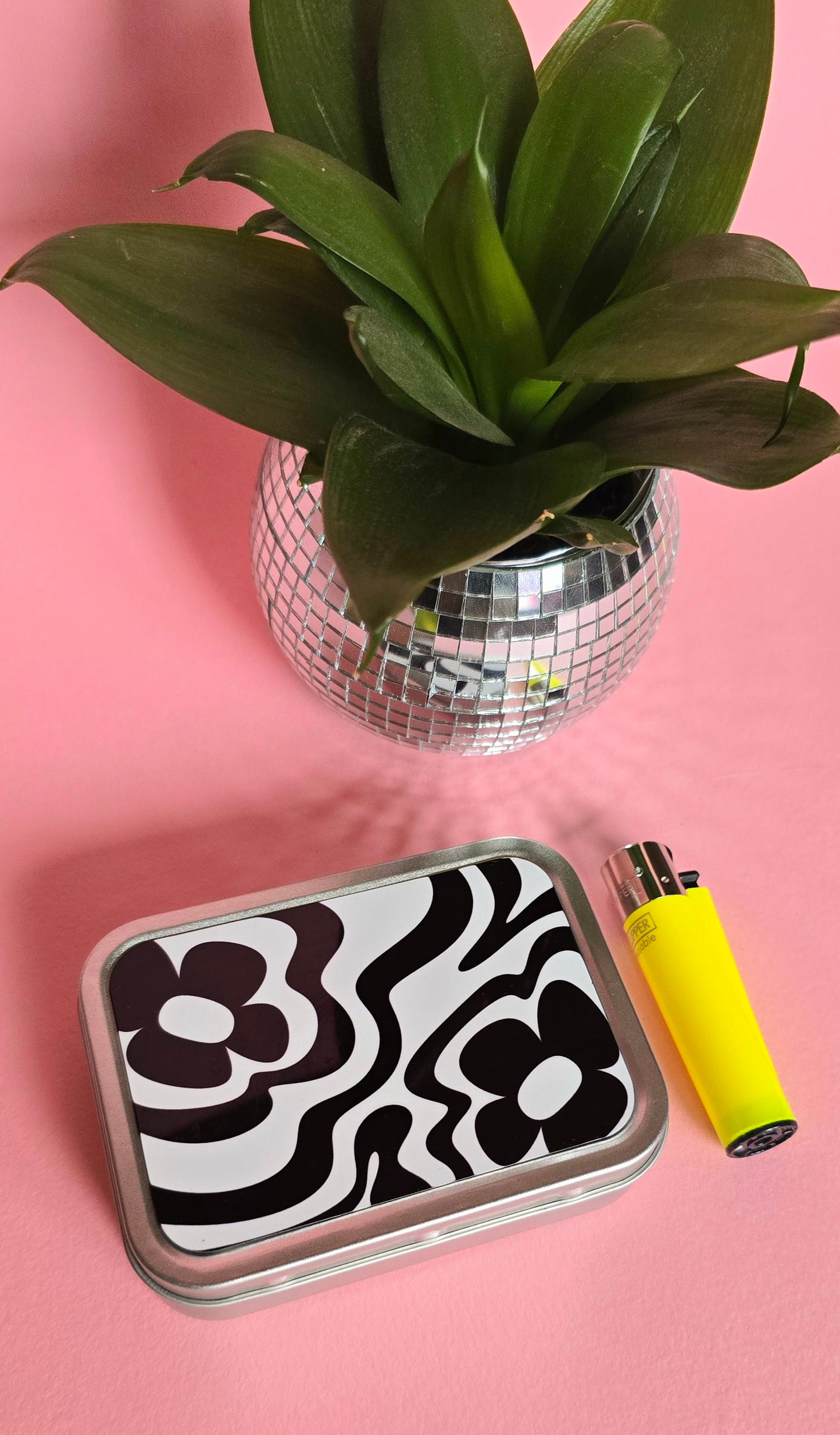 Monochrome Rolling Tin | Funky Cute Tobacco Tin