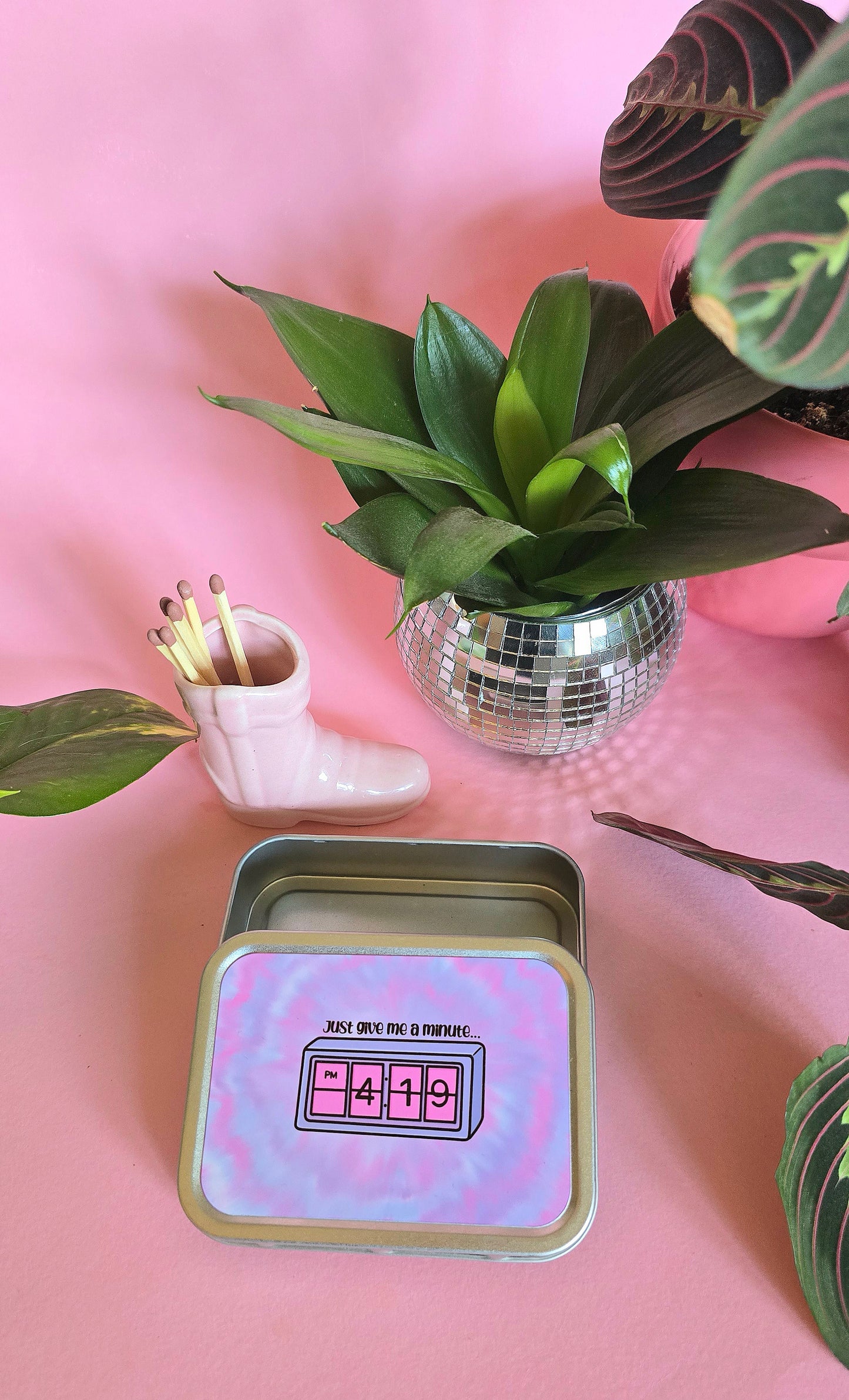 Give me a minute 420 Rolling Tin | Funky Cute Tobacco Tin