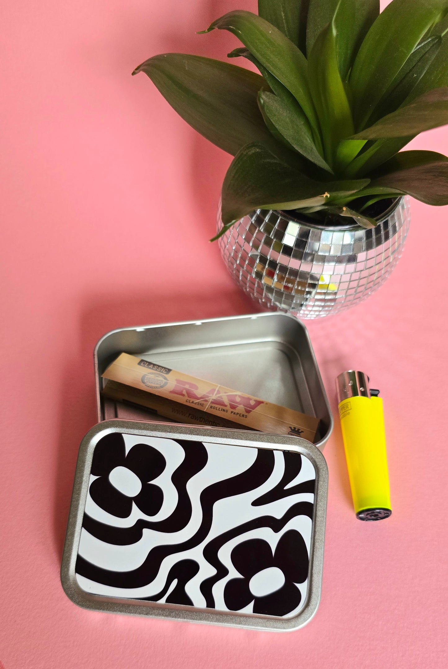 Monochrome Rolling Tin | Funky Cute Tobacco Tin
