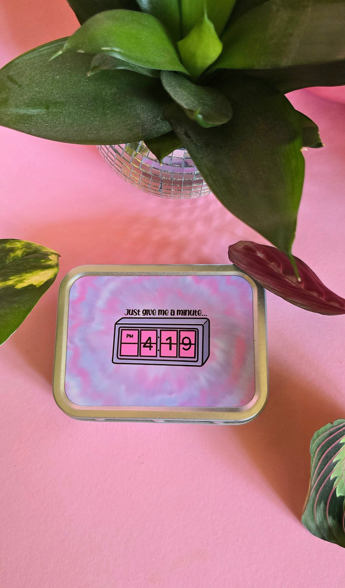 Give me a minute 420 Rolling Tin | Funky Cute Tobacco Tin
