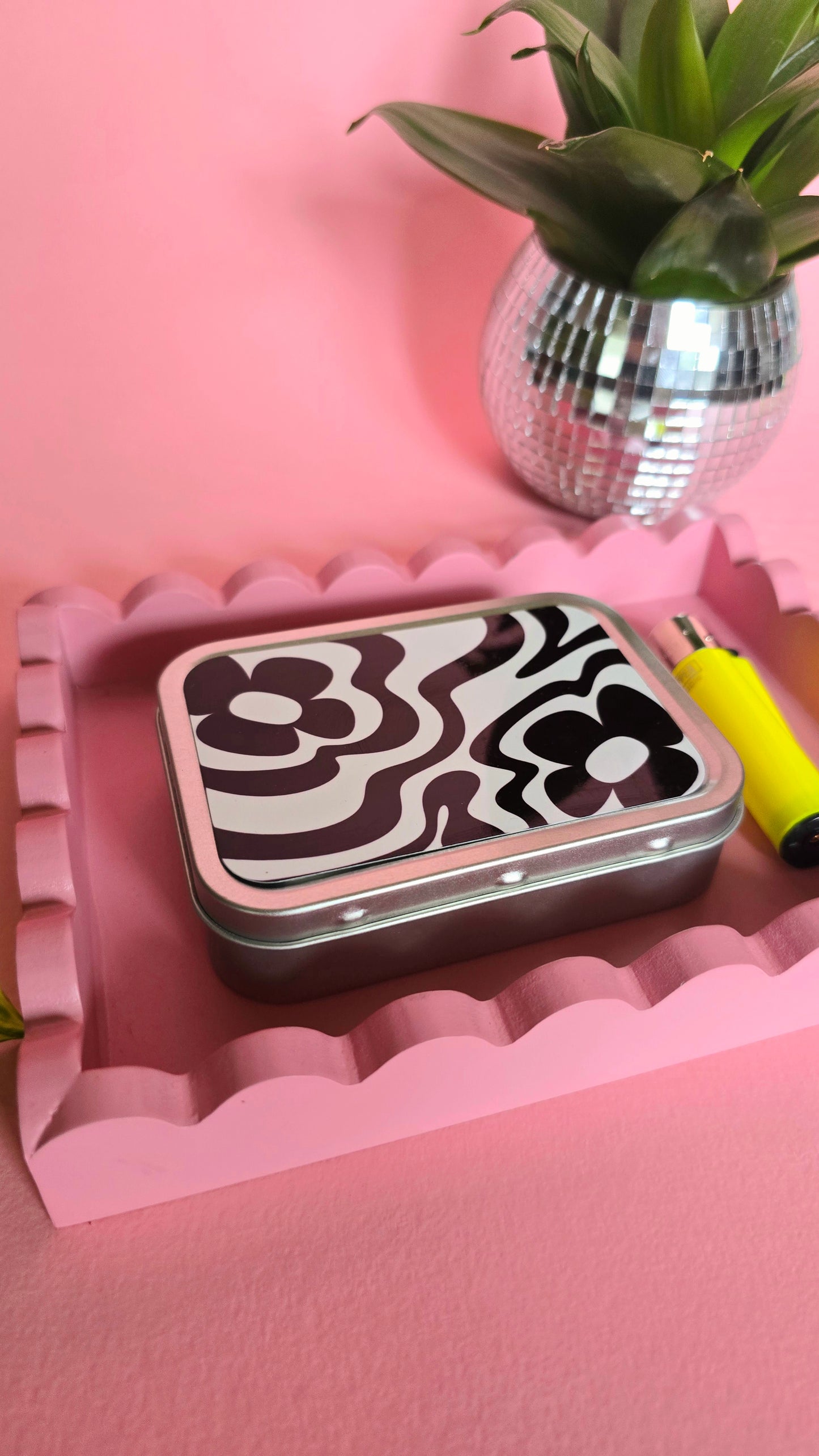 Monochrome Rolling Tin | Funky Cute Tobacco Tin