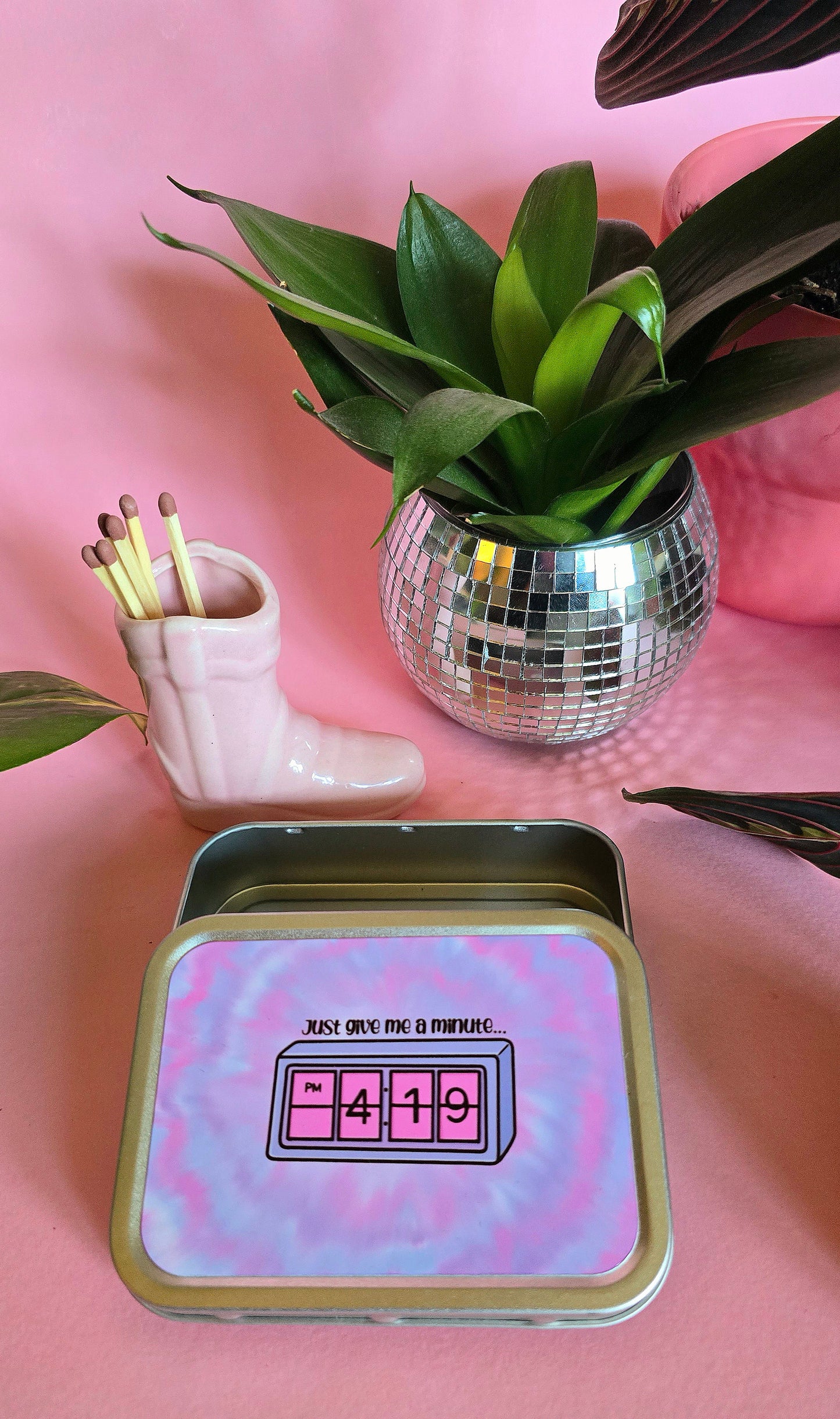 Give me a minute 420 Rolling Tin | Funky Cute Tobacco Tin