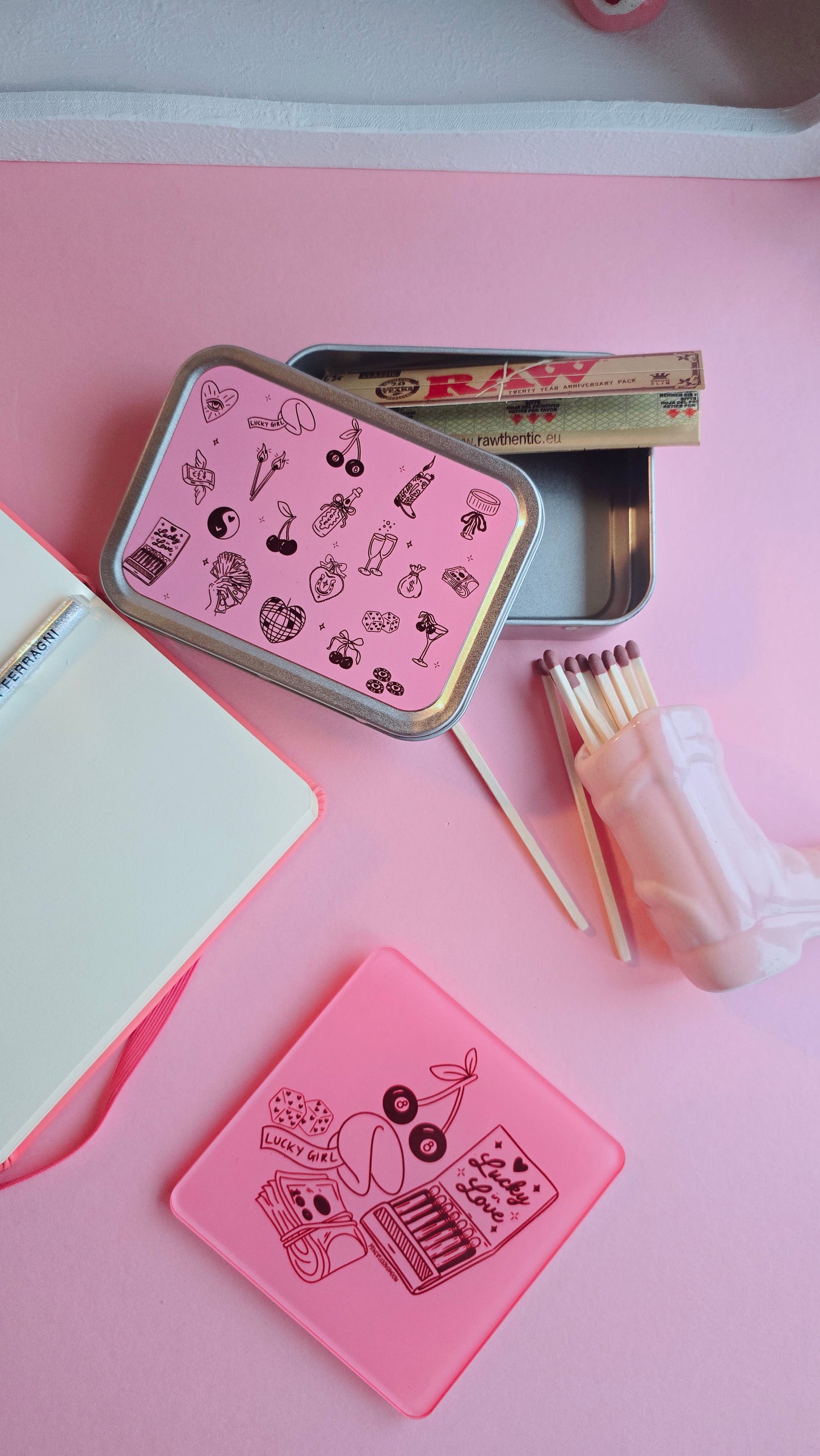 Lucky Girl Rolling Tobacco Tin