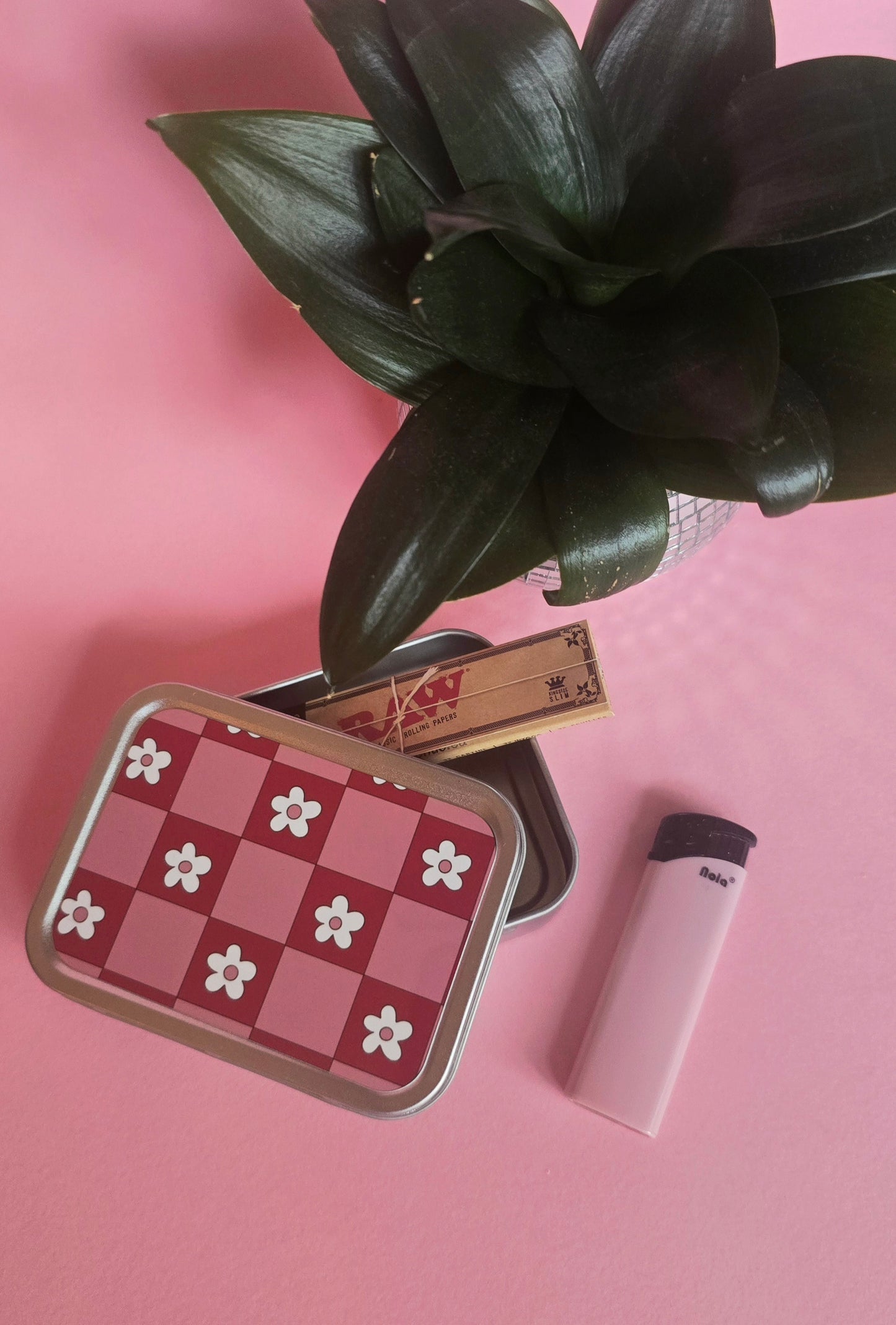 Pink & Red Flowers Rolling Tobacco Tin