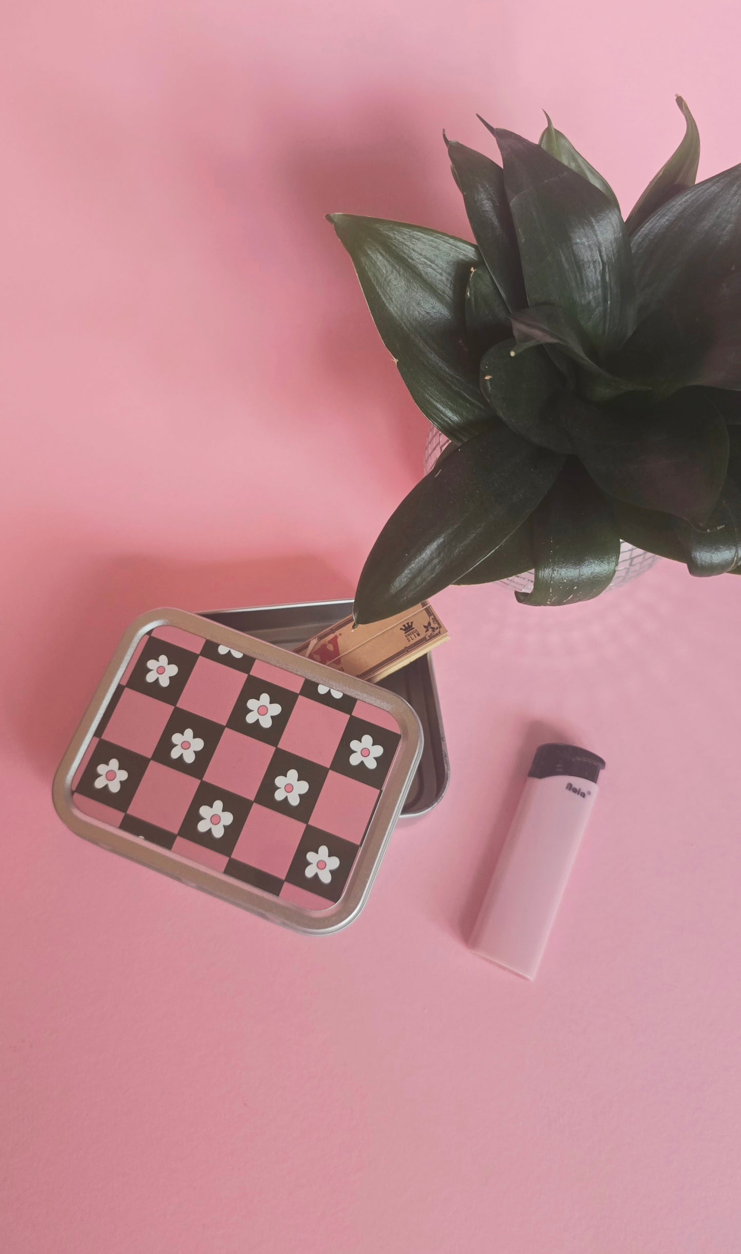Pink & Green Flowers Rolling Tobacco Tin