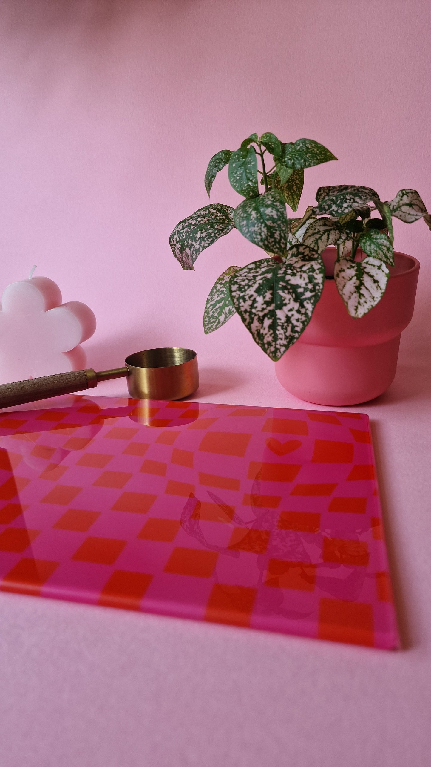 Funky Checkered Pink & Orange Glass Chopping board