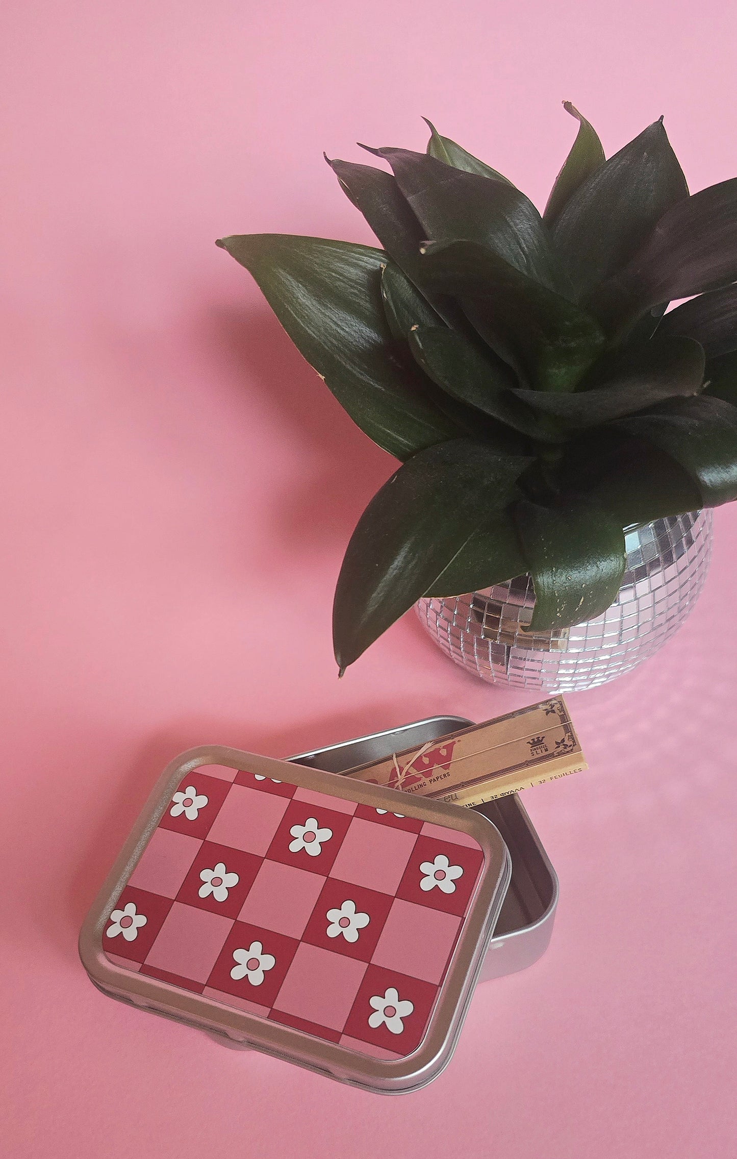 Pink & Red Flowers Rolling Tobacco Tin