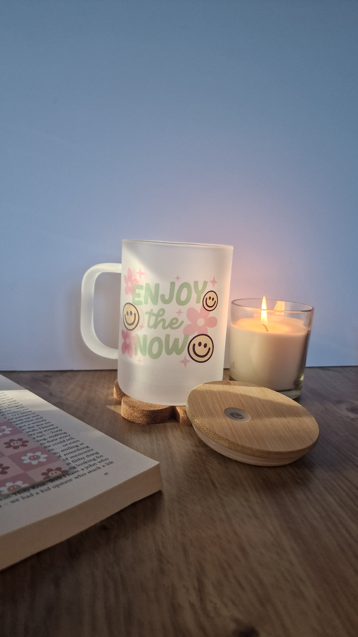 Enjoy the now | Large Lidded  17oz Frosted Glass Mugs