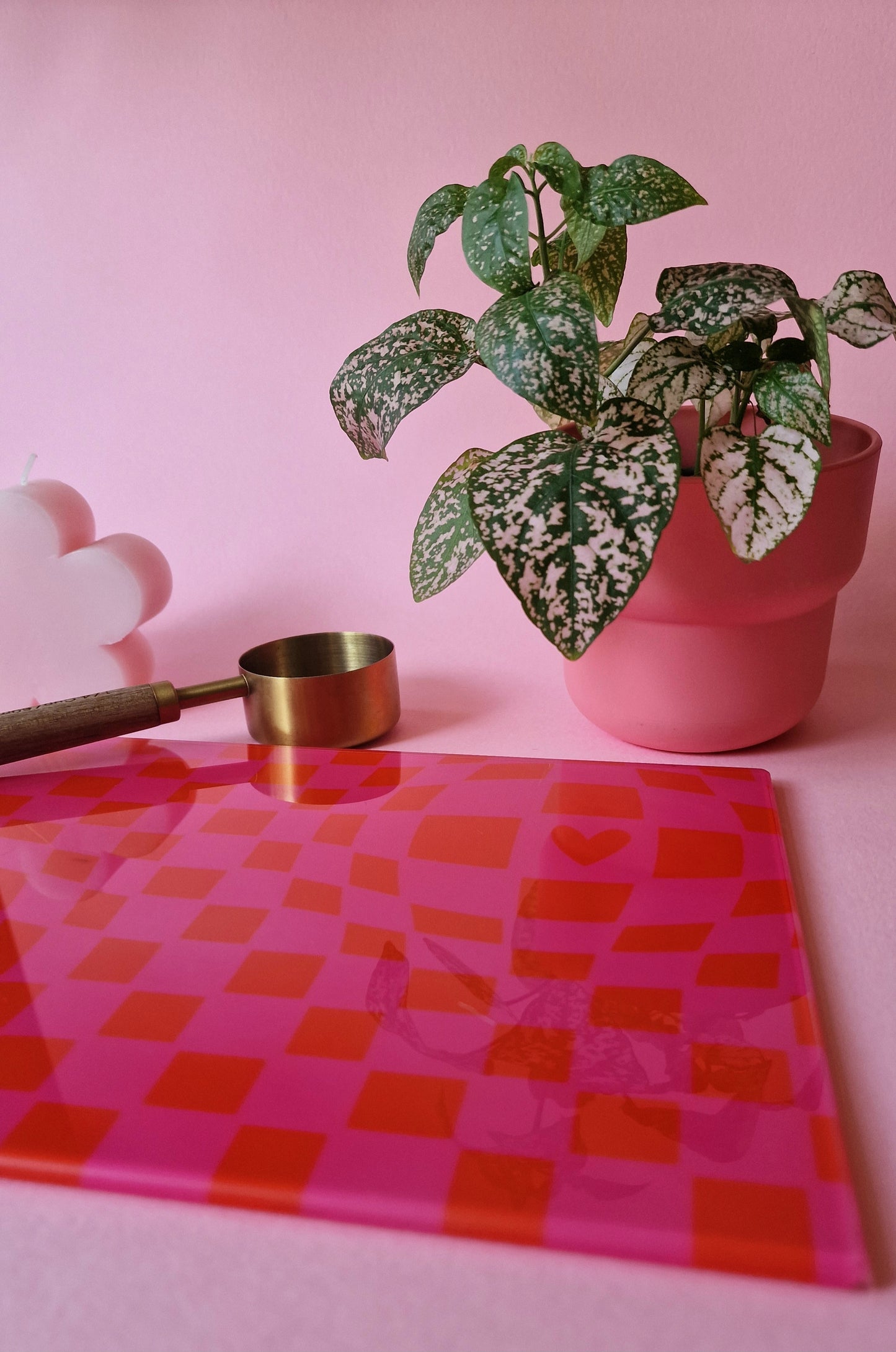 Funky Checkered Pink & Orange Glass Chopping board