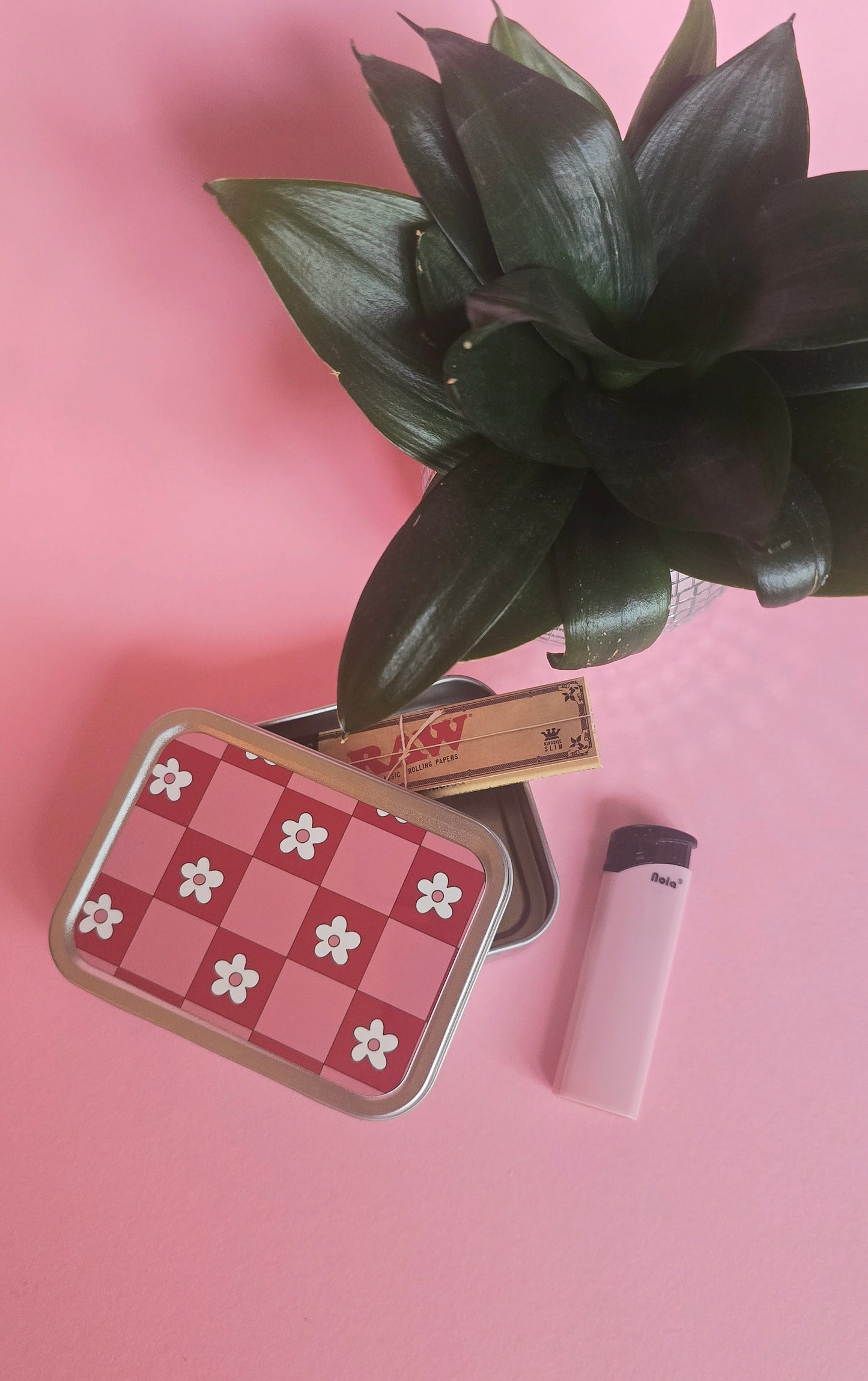 Pink & Red Flowers Rolling Tobacco Tin