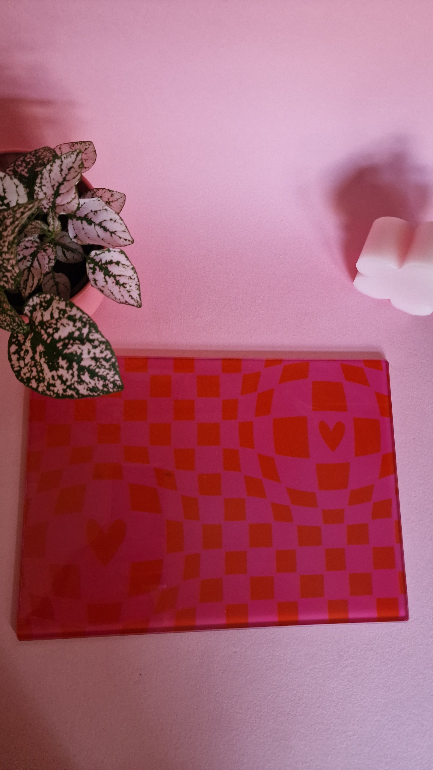 Funky Checkered Pink & Orange Glass Chopping board